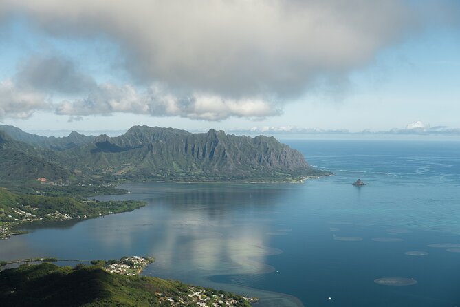 18 Minutes SHARED Helicopter Tour in Honolulu - Waikiki from the air