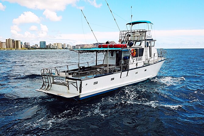 3-Hour Honolulu Bottom Fishing Adventure - Boat Size, Group Feel, and Comfort
