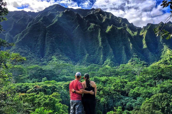 5 Hour Romantic Hawaii Jeep Tour - A private Jeep day along Oahu’s southeast coast