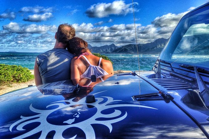 5 Hour Romantic Hawaii Jeep Tour - Spitting Cave and China Walls: cliffs with a local feel