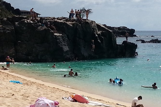 8-Hour Luxury Four Door Convertible Tour of Oahu's South and North Shores - Shark’s Cove and the famous surf breaks