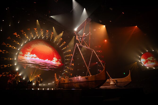 'Auana by Cirque du Soleil at the Waikiki Beachcomber Hotel - Choosing between near seats and wider views