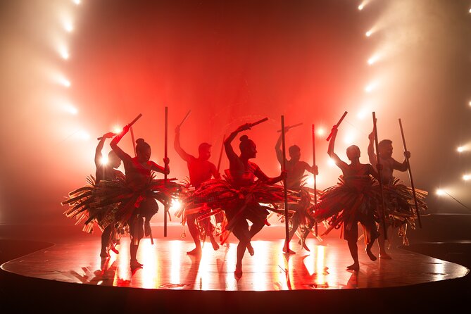 'Auana by Cirque du Soleil at the Waikiki Beachcomber Hotel - Why the small theater changes the experience
