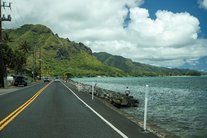 Best Of Oahu: Grand Circle Island Small Group Tour From Waikiki - Kualoa, Chinaman’s Hat, and lunch at Hukilau Marketplace