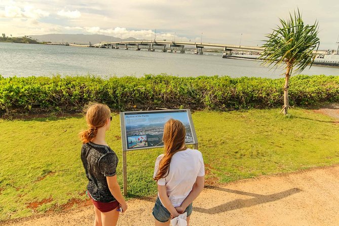 Best of Oahu: Pearl Harbor, Arizona Memorial and the Polynesian Cultural Center - Tropical Farms and the macadamia nut stop