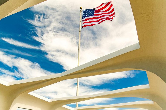 Best of Oahu: Pearl Harbor & Oahu Circle Island Tour from Waikiki - North Shore beaches and small-town Oahu