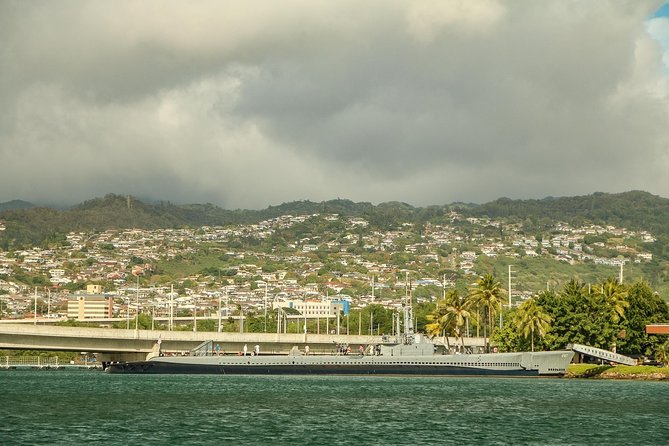 Best Of Pearl Harbor: The Complete Experience Tour - Pearl Harbor Visitor Center: setting the stage