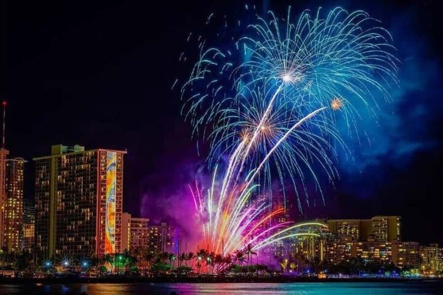 Board from Waikiki Beach: Friday Night Fireworks sail - Key points to know before you book
