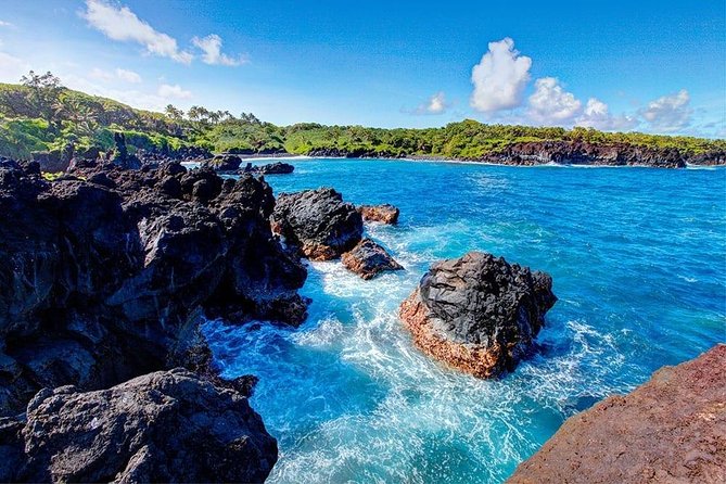 Day Trip from Oahu to Maui: Road to Hana Adventure - Paia gives the day a human beginning