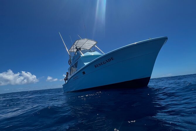 Deep Sea Shared Fishing Charter in Honolulu - Rough Pacific water and motion sickness