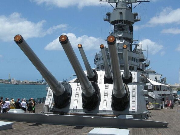 Deluxe Arizona Memorial and USS Missouri Battleship Tour - Two Pearl Harbor icons in one seven-hour day