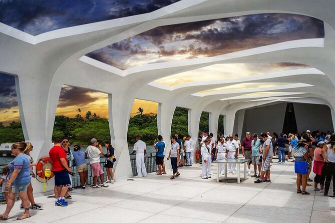 Deluxe Pearl Harbor, Arizona Memorial, and Visitor Center Tour - Finding your bearings at the Pearl Harbor Visitor Center