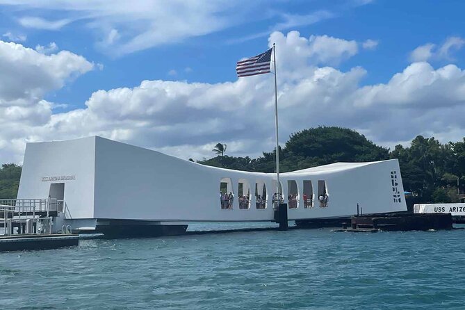 Deluxe Pearl Harbor USS Arizona Memorial and Honolulu City Tour - Key points at a glance
