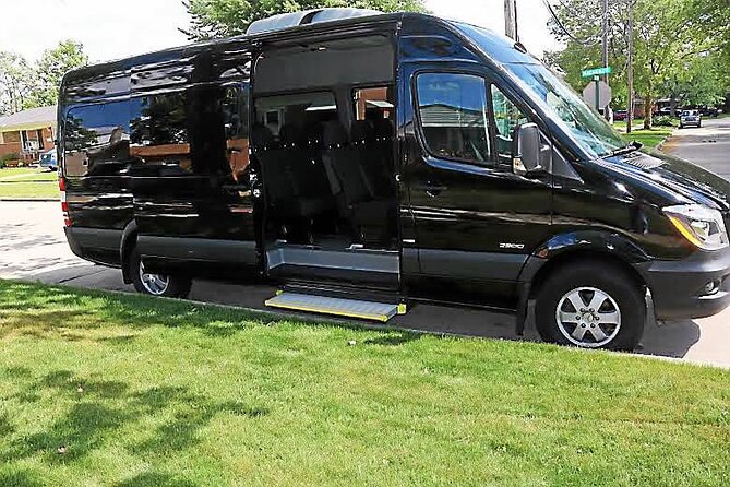 Departure Shuttle: Waikiki Hotel to Airport - Clean vans, helpful drivers, and a small group size