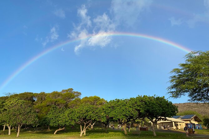 Diamond Head Hiking Tour with Ticket and Reservation Inclusion - The 1.5-mile trail: stairs, rock, and a short tunnel