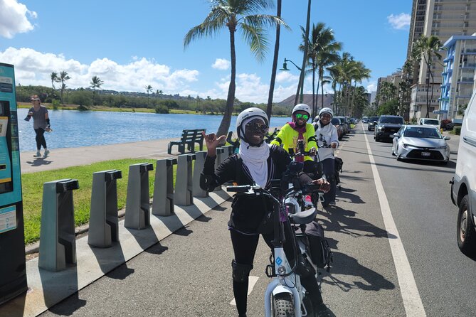 Electric Bike Ride & Manoa Falls Hike Tour - Guides, photos, and the personal feel