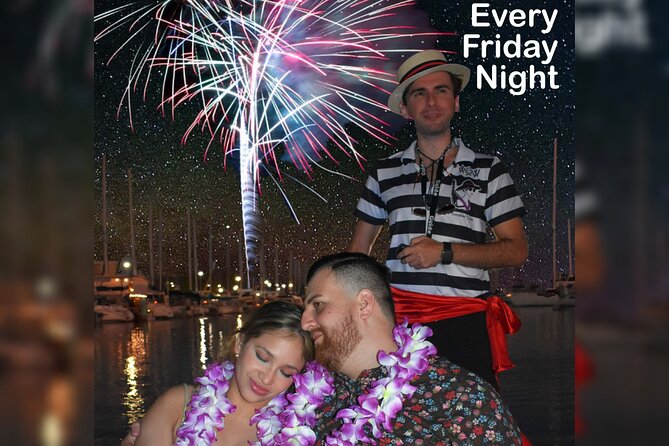 Fireworks Waikiki Gondola Cruise -lots of fun- - A small gondola with a Waikiki fireworks view