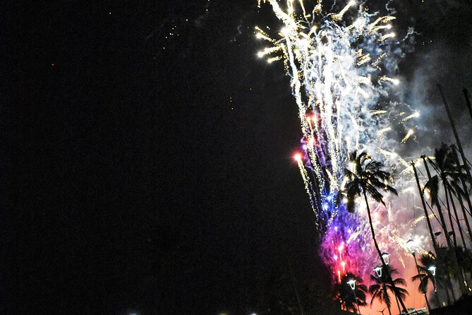 Fireworks Waikiki Gondola Cruise -lots of fun- - Is $128 per person a fair price?