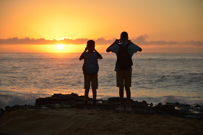 First Day Must: Oahu Sunrise & Circle Island Adventure - Banzai Pipeline and the drive along the North Shore