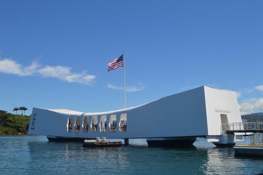 From Waikiki: Pearl Harbor USS Arizona Memorial Program - The Honolulu drive on the way back