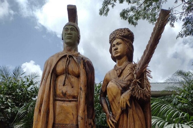 Full Day Oahu Tour with Byodo Temple & Waimea Waterfalls - North Shore lunch and Haleiwa flavor