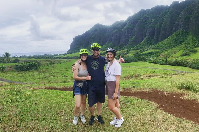 Full Day Private Customized Sightseeing Tour in Oahu Hawaii - Macadamia nuts, coffee, and a practical snack stop