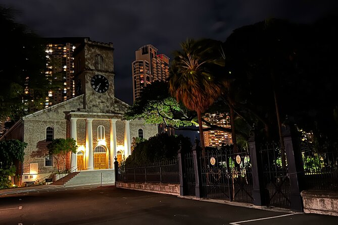Ghosts of Old Honolulu Walking Tour - Banyan trees, local legends, and a strong sense of place