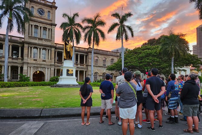 Ghosts of Old Honolulu Walking Tour - Meeting Lopaka Kapanui at the King Kamehameha Statue