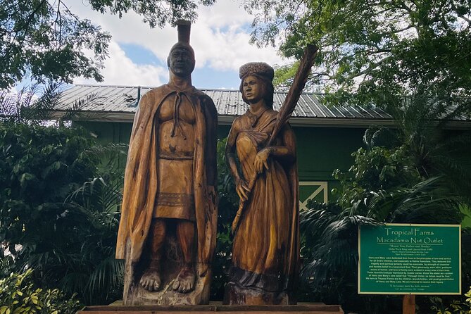 Grand Circle Island Tour - Dole Plantation and the pineapple finish