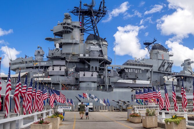 Grand Pearl Harbor and City Tour - Paying respects at the USS Arizona Memorial