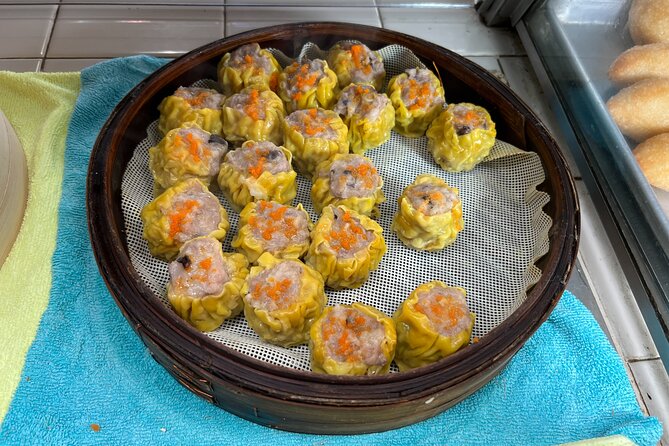 Hawaii Off The Beaten Path Food Tour - Seafood from Japanese-style market counters