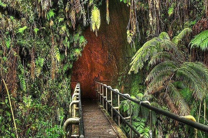 Hawaii Volcanoes National Park Experience From the Big Island - What the guides add to a long island crossing
