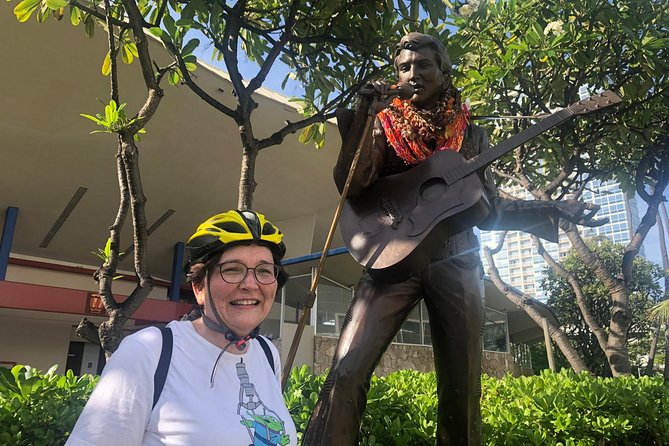 Historical Honolulu Bike Tour - Magic Island and the harbor-side parks