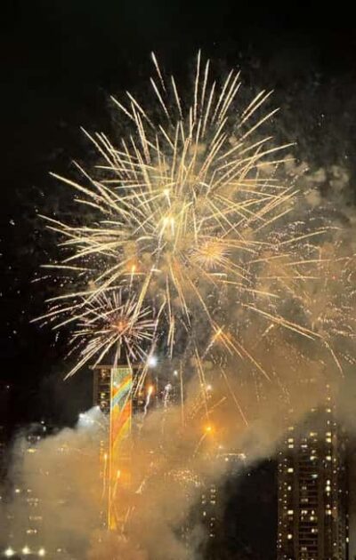1-Hour Friday Night Fireworks Cruise with Drinks