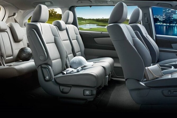 Honolulu Airport & Waikiki Hotels Private Transfer by Minivan (up to 5 people) - Families, older passengers, and accessibility needs