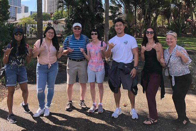 Honolulu Downtown Walking Tour - Meeting Susan at the King Kamehameha Statue