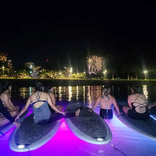 Honolulu: Fireworks Glow and Flow Yoga Class - What the LED lights add to the water
