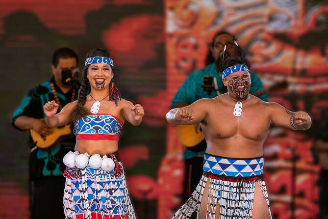 Honolulu: Ka Moana Lūʻau at Aloha Tower – Oceanfront Luau Show - 6:30 to 7:45 PM Polynesian Stage Show