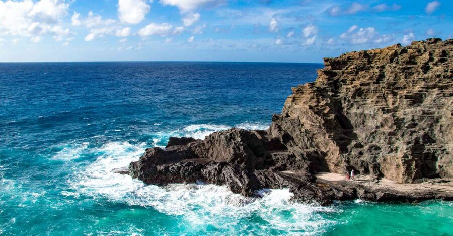 Honolulu: Oahu Sights and Bites Circle Island Foodie Tour - Diamond Head begins the morning with views and poi