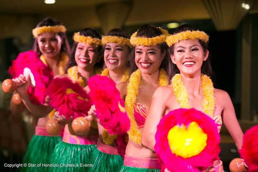Honolulu: Pacific Star Sunset Buffet and Show - Dinner: a casual Pacific Rim buffet