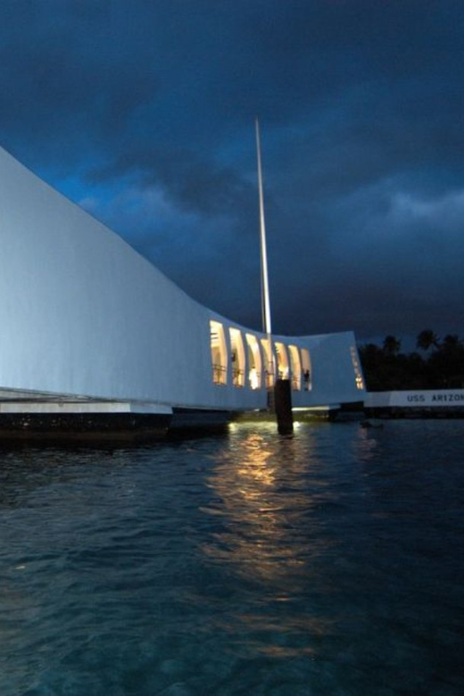 Honolulu: Pearl Harbor USS Arizona Memorial Tour - Waikiki pickup and the ride to Pearl Harbor