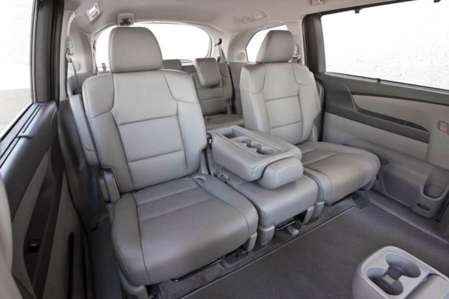 Honolulu: Private Airport Transfer with Arrival Lei Greeting - Key points at a glance