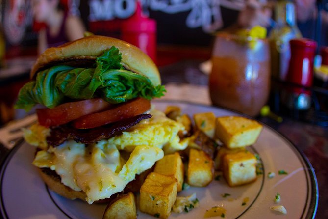 Honolulu's Walking Food Tour - The guides make the difference