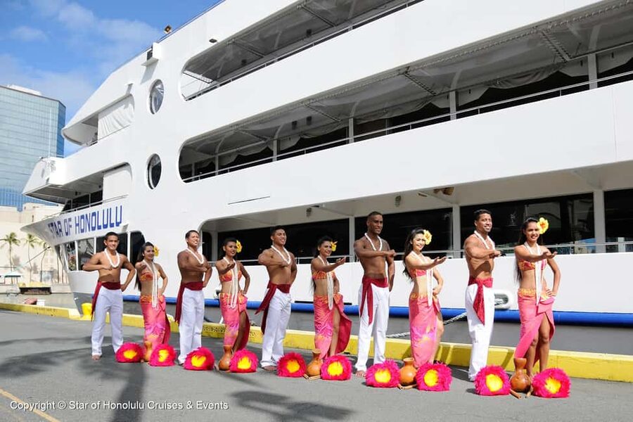 Honolulu: Sunset 5 Course Dinner Cruise with Entertainment - A sunset cruise with dinner, music, and a full stage show