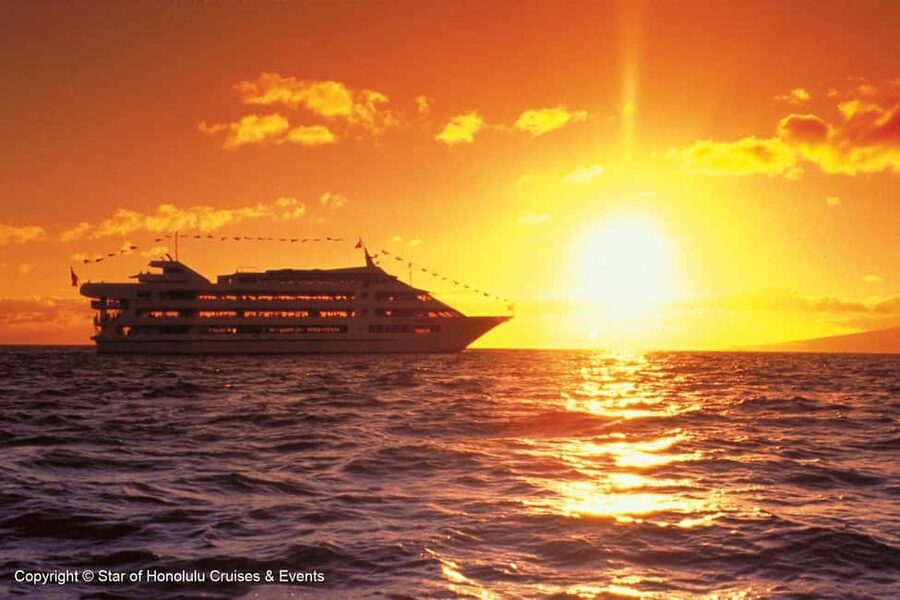 Honolulu: Sunset 5 Course Dinner Cruise with Entertainment - The five-course lobster and steak dinner