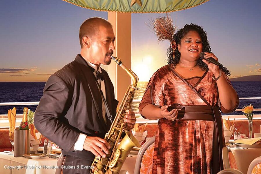 Honolulu: Sunset 5 Course Dinner Cruise with Entertainment - Hawaiian and jazz music before the main show
