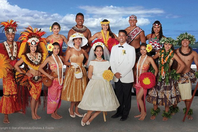 Honolulu: Three Star Deluxe Sunset Dinner Cruise and Show - Why Friday can be worth the extra time