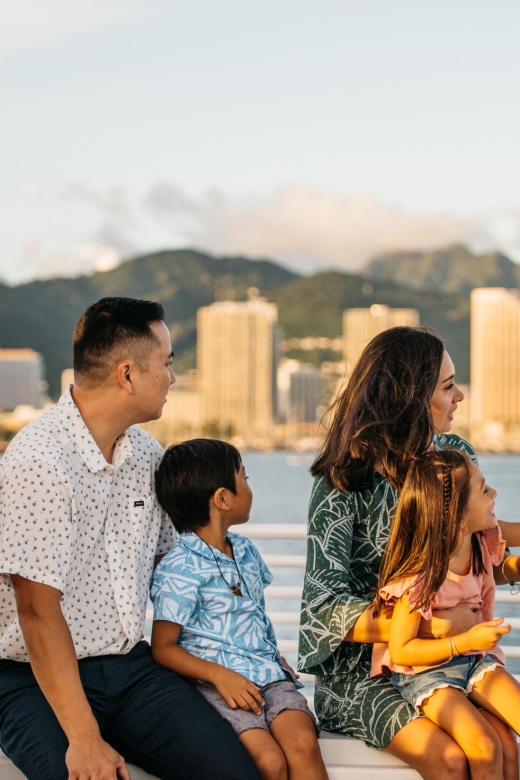 Honolulu: Waikiki Sunset and Cocktail Cruise - Who will enjoy this cruise most