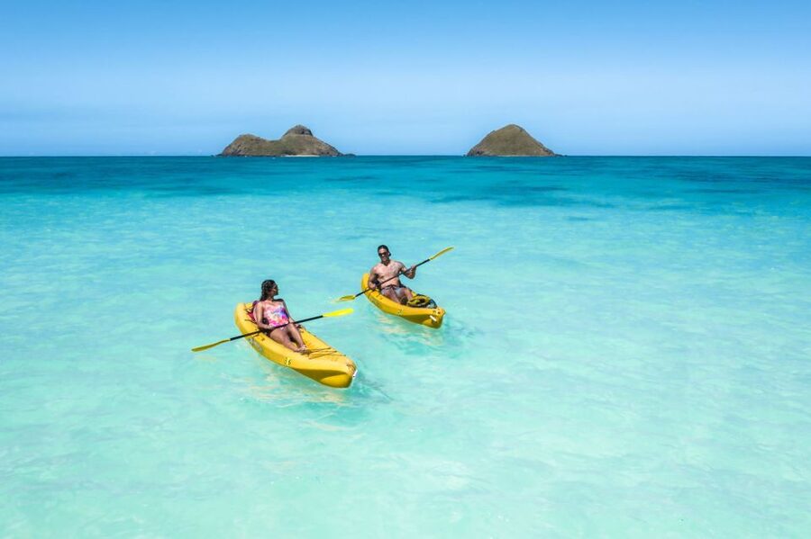 Kailua: Mokulua Islands Guided Kayak and Snorkeling Tour - The guides and the human side of the trip