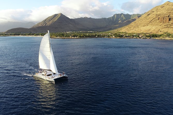 Ko Olina Catamaran Sail and Snorkel with Lunch - Sailing the west coast on a 53-foot catamaran